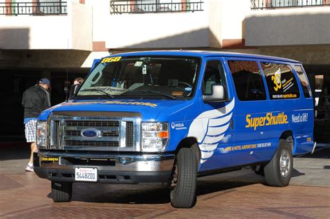 Super Shuttle .